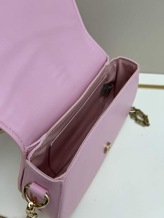 Picture of Versace Handbags _SKUfw210451370fw